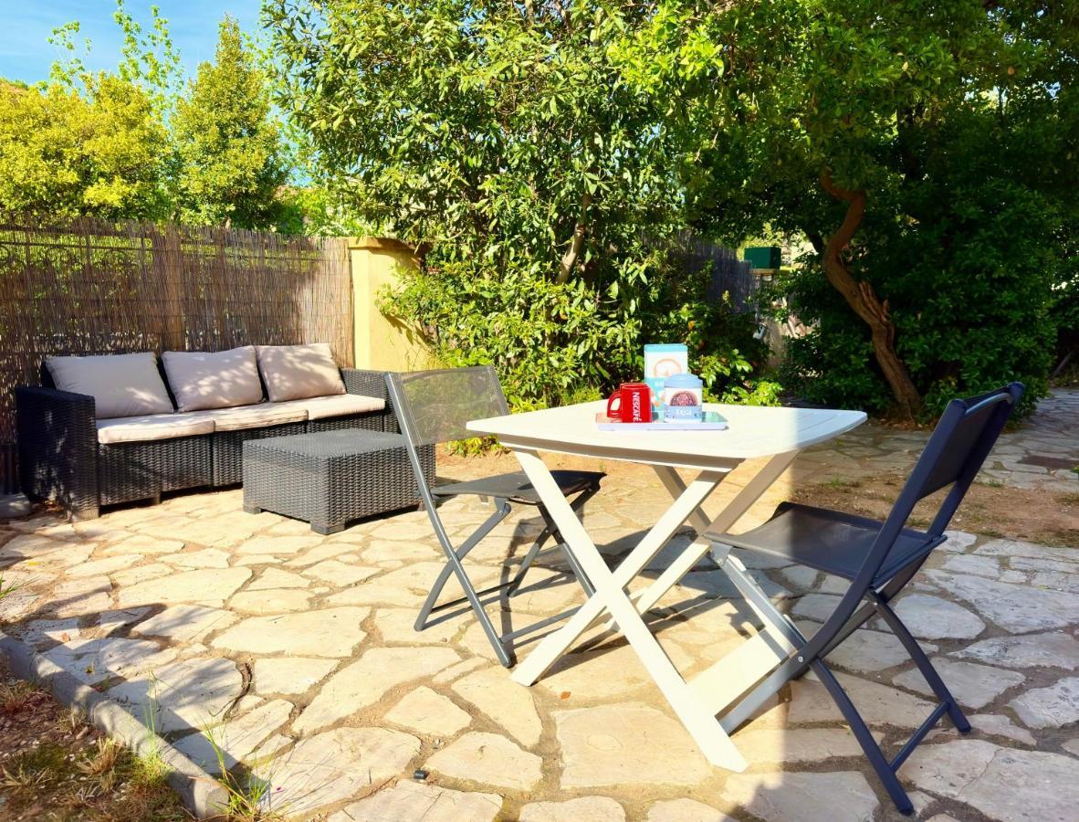 Studio Au Calme Tout Confort Proche Des Plages - Jardin Wifi Parking Fréjus Zewnętrze zdjęcie